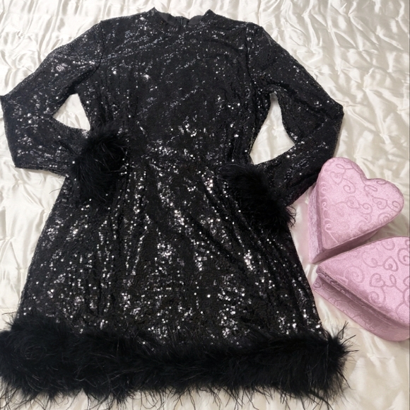 Boo Hoo black sequined dress. - Picture 3 of 11